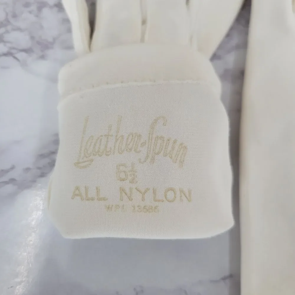 Vintage 50s Women's Off White Pearl-Button Dress Gloves